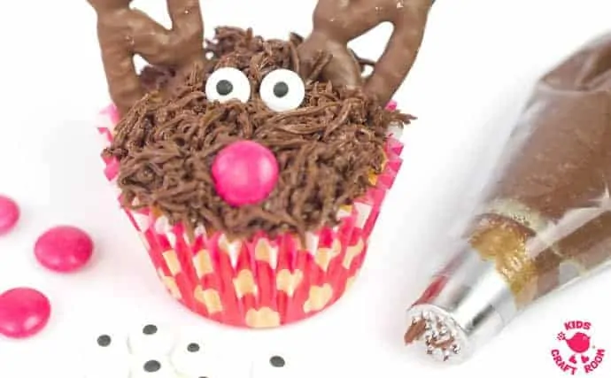 No one can resist these tasty and cute Reindeer Cupcakes. An easy Christmas recipe to get cooking with kids over the holidays. A fun festive family treat!