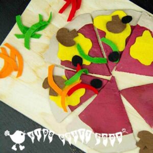 HOMEMADE PIZZA PLAY SET Your kids will enjoy hours of imaginative play and learning with this easy to make and very realistic pizza play food set.