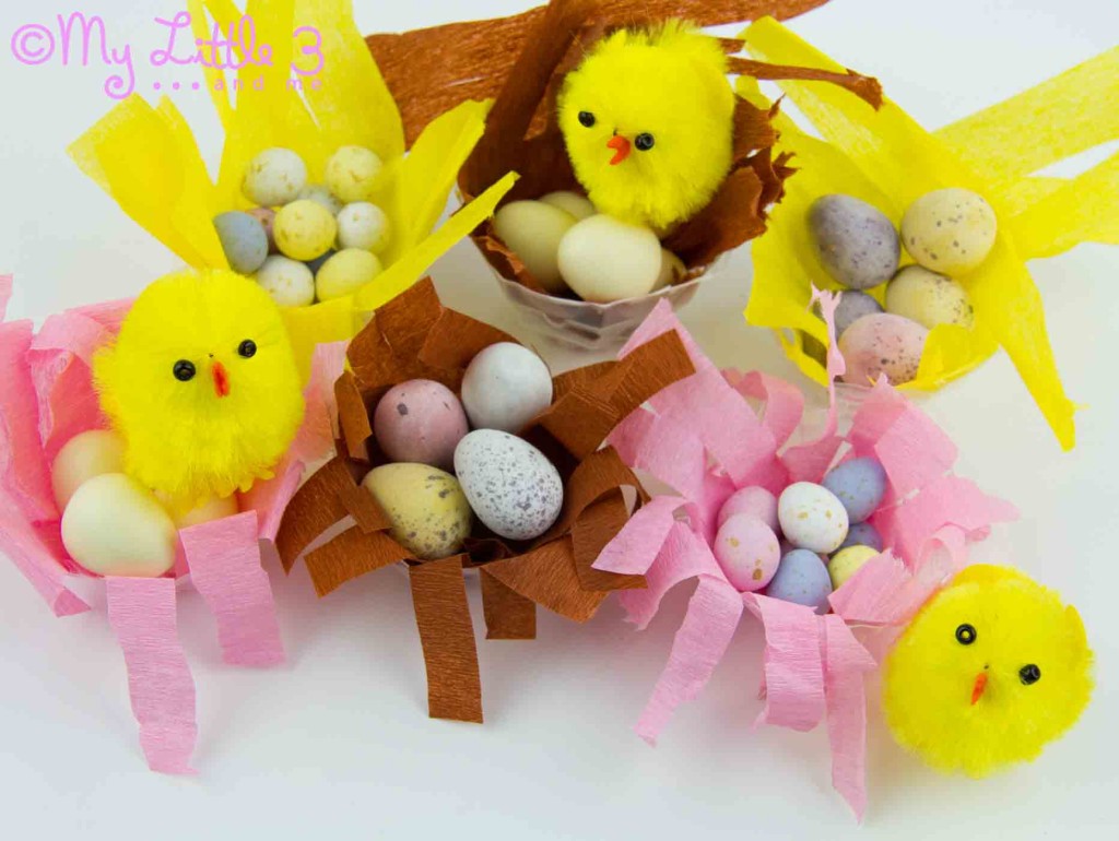 MINI EASTER BASKETS - these little Easter nests are the cutest! A fab recycled Easter craft for kids that can be used as gifts, table decorations or party favours. 