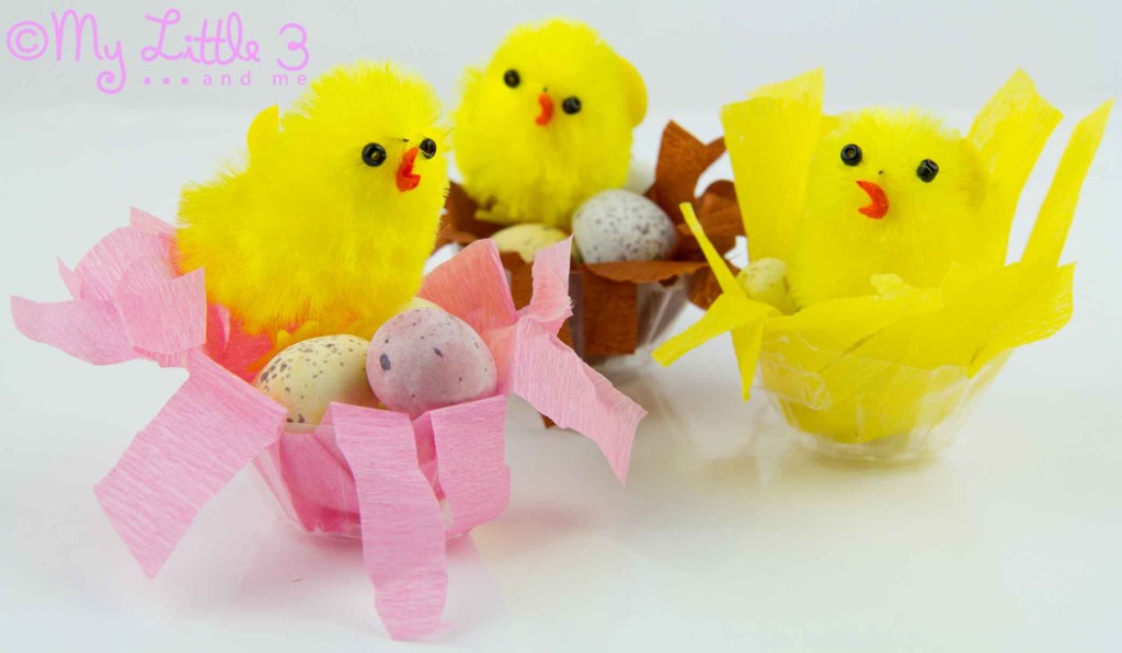 MINI EASTER BASKETS - these little Easter nests are the cutest! A fab recycled Easter craft for kids that can be used as gifts, table decorations or party favours. 
