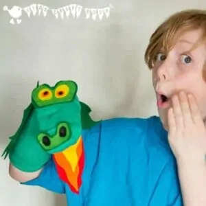 DRAGON SOCK PUPPET Kids will enjoy hours of imaginative play with this cheeky dragon sock puppet. It's a no-sew kids craft so it's nice and easy for little hands to make.