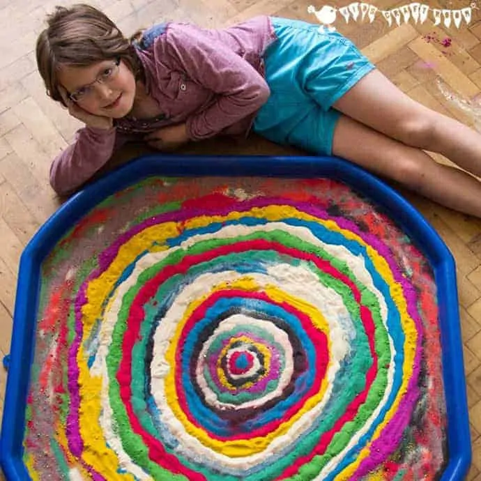 I hope this post will get you itching to try some sand art with your children. This has got to be my all time favourite activity so far! Rangoli inspired sand art was such a great avenue to explore transitory and collaborative art and for the children to experiment and develop confidence in their own artistic abilities. Take a peek...I think you'll love, love, love!
