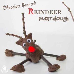 CHOCOLATE SCENTED NO-COOK PLAY DOUGH RECIPE for Christmas reindeer activities and crafts. Easy Christmas sensory play for kids.