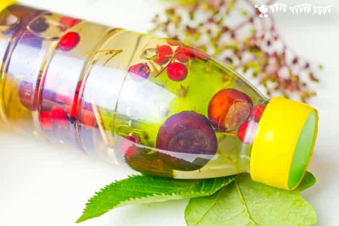 FALL SENSORY BOTTLES - It's easy to let babies and toddlers explore the colours, sounds, shapes and patterns of Fall/Autumn safely with attractive homemade sensory bottles.