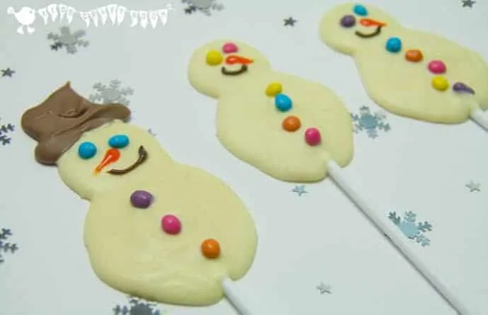 Kids can have great fun making their own cute and tasty white chocolate snowman lolly. It's super easy and they make fabulous and frugal homemade gifts too.