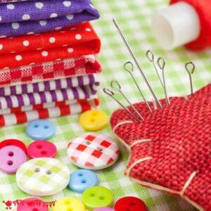 Are you thinking of putting together a sewing kit for yourself or a friend? Here are my top tips for what to include to make a kit that will be functional and inspire creativity for many years to come.