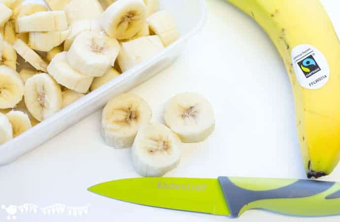 Chopping-and-freezing-banana-to-make-healthy-banana-ice-cream-popsicles