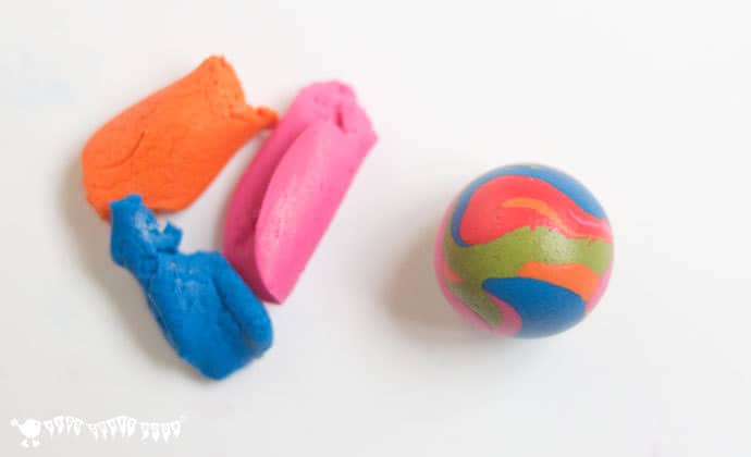 using-Sugru-to-make-a-rubber-ball-for-kids-jacks-game - Make a DIY rubber JACKS GAME with this easy and colourful Sugru craft.