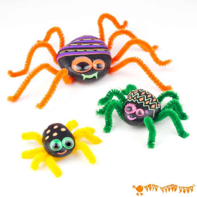 This PLAYFUL ROCK SPIDER CRAFT is adorably cute! Homemade spiders are fab for Halloween, year round imaginative play and for acting out Itsy Bitsy Spider songs!