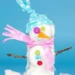 3D COTTON BALL SNOWMAN CRAFT - Here's a snowman craft idea with a difference! Learn how to make a 3D snowmen that really stand up! This is such a fun Winter craft for kids. #christmas #winter #christmascrafts #wintercrafts #snowman #snowmen #snowmancrafts #wintercraftideas #kidscrafts #kidscraftroom