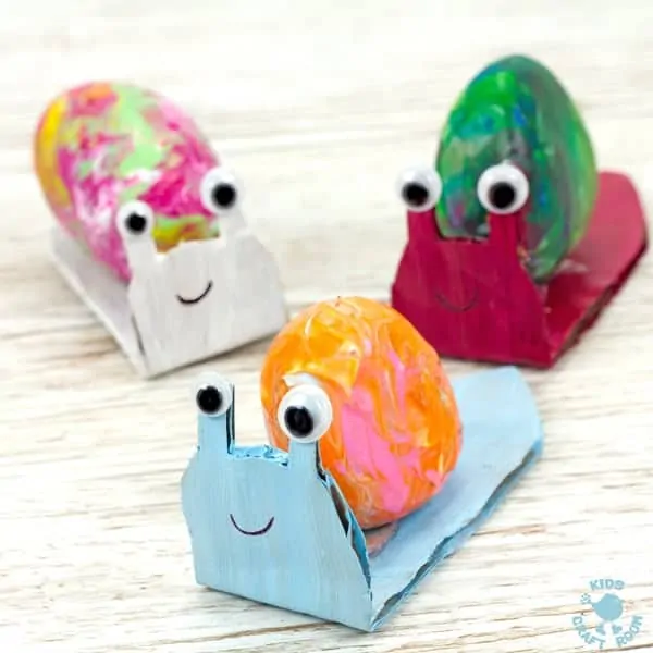 SHAKE PAINTING - CUTE SNAIL ROCK CRAFT- This rock painting idea gets kids active and is virtually mess free! With this cute Snail Craft kids shake out their wiggles and fidgets and create beautifully painted rocks that make perfect snail shells! Grab your rocks, your kids and your wiggles and let's get making cute snails. It is so much fun and each one is unique!