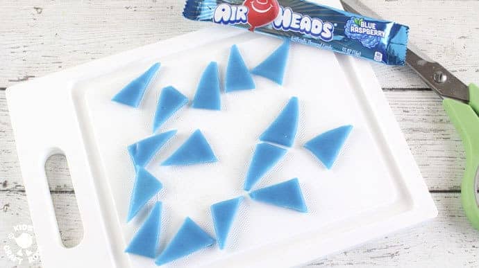 Step 4 - OREO SHARK TREATS are great for cooking with kids. A fin-tastic Summer activity perfect for shark week and ocean themes. Shark Cookies taste delicious and look adorable! 