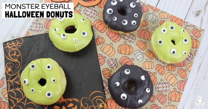 CREEPY MONSTER EYEBALL HALLOWEEN DONUTS - Halloween treats great for cooking with kids. This Halloween recipe is creepy and delicious in one mouthful. Yummy! #HalloweenTreats #HalloweenRecipe 