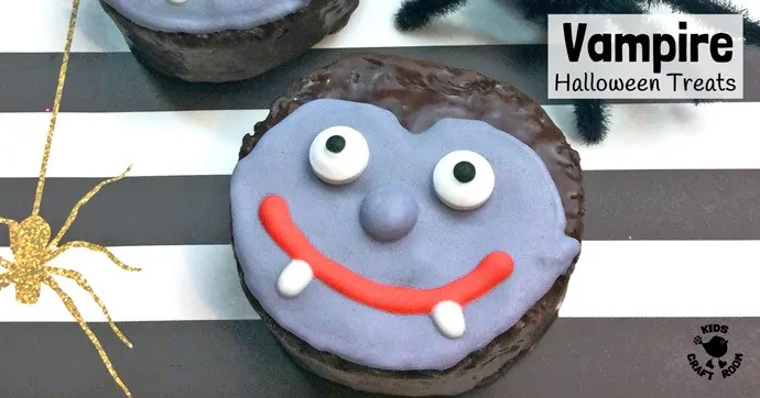 EASY VAMPIRE HALLOWEEN TREATS is a simple Halloween recipe kids will love to make. A fun Halloween food for your little monsters to get their fangs into! A Halloween craft you can eat!