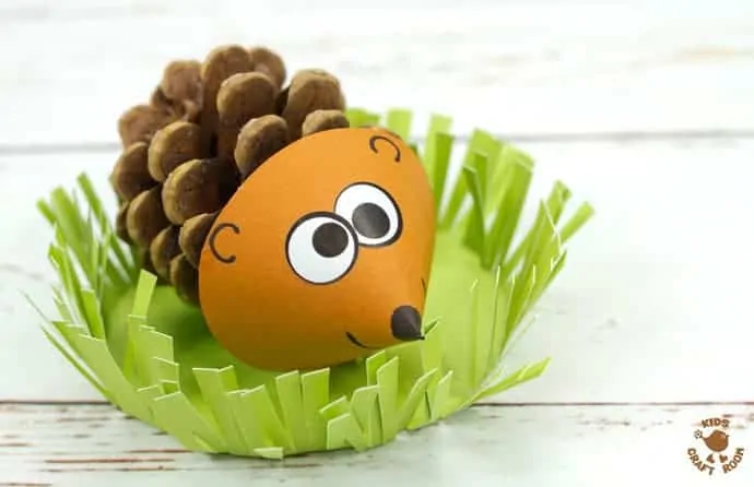 How adorable are these pinecone hedgehogs? We love how they sit in a grassy home where they can snuffle around for their dinner! Too cute!