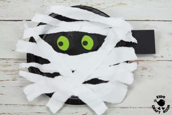 Moving Eyes Paper Plate Mummy Craft - Kids Craft Room