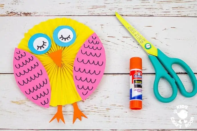 Easy Paper Owl Craft with added legs