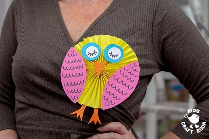 Easy Paper Owl Craft made into a brooch