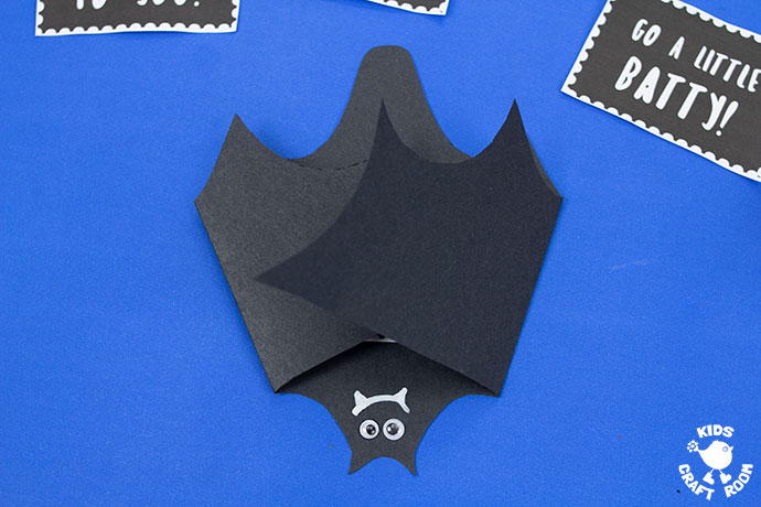 Hanging Bat Craft For Kids step 9