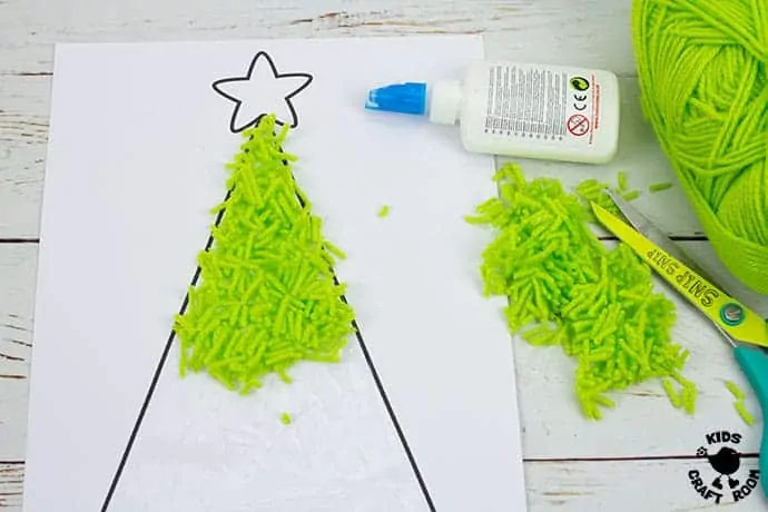 Scrap Yarn Christmas Tree Craft step 2