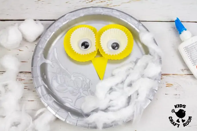 Paper Plate Snowy Owl Craft step 4