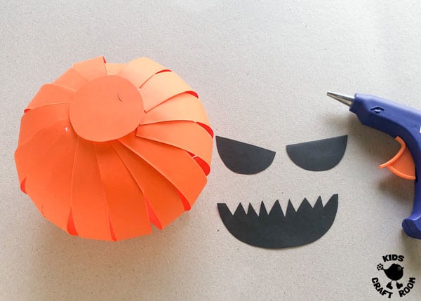 3D Paper Pumpkin step 7.