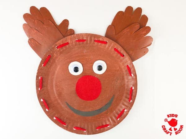 Laced Paper Plate Reindeer Craft step 6.