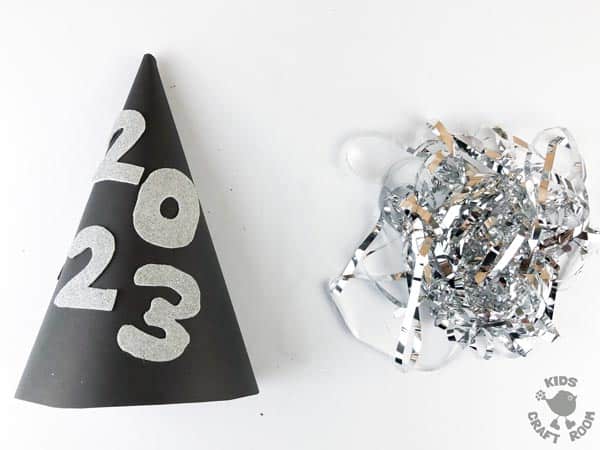 New Year's Eve Party Hats step 6.