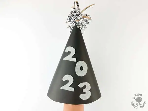 New Year's Eve Party Hats step 7.