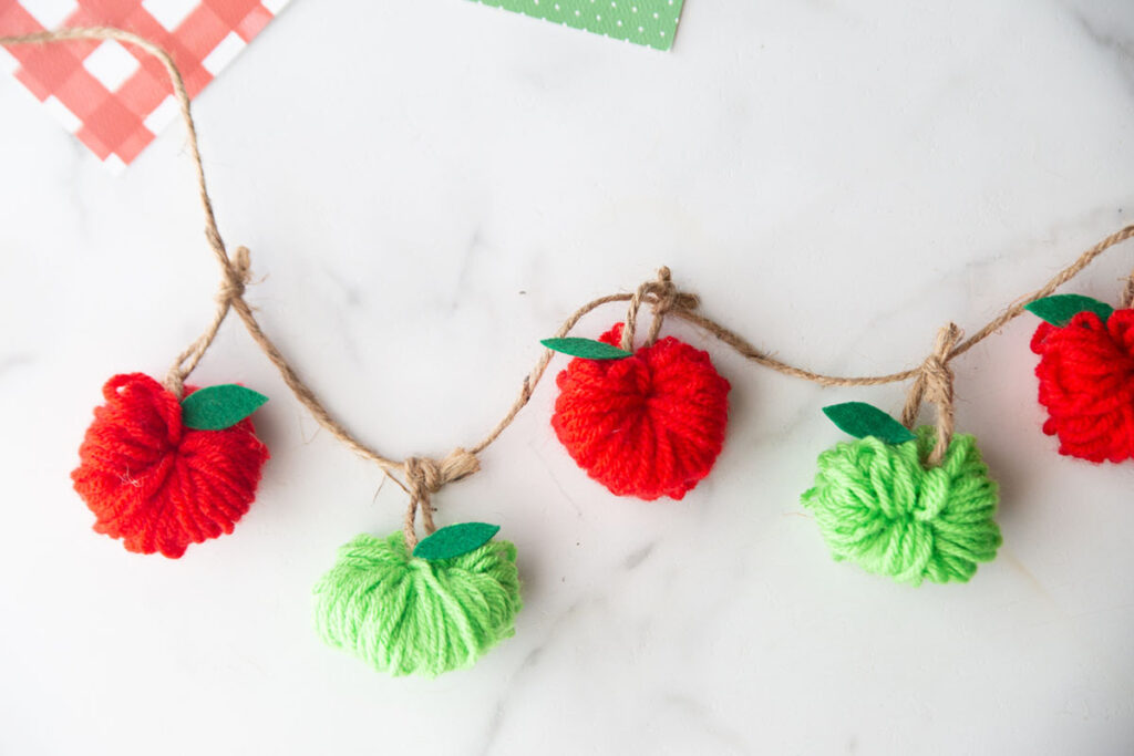 24+ Best Apple Crafts For Kids To Make - Kids Craft Room